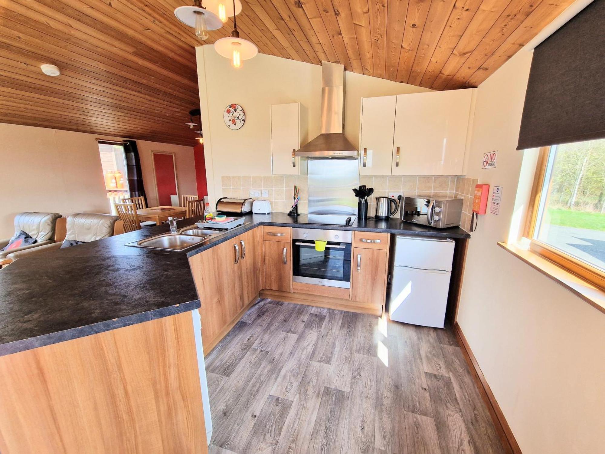 Villa Lomond 4 With Private Hot Tub - Fife - Loch Leven - Lomond Hills Kelty Exterior foto
