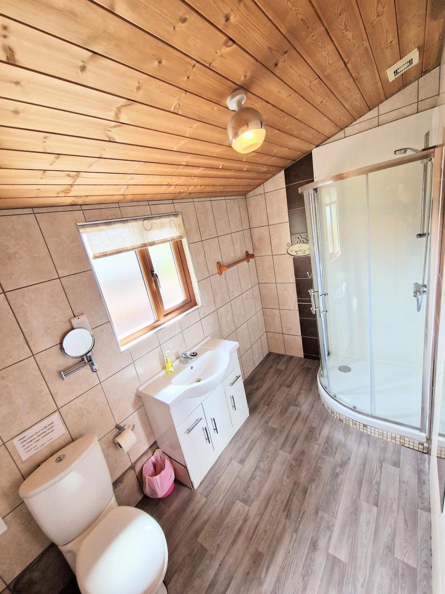 Villa Lomond 4 With Private Hot Tub - Fife - Loch Leven - Lomond Hills Kelty Exterior foto